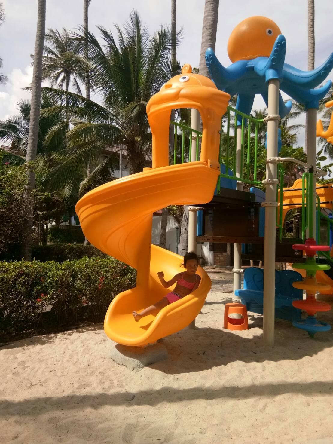 椰子海滩度假村